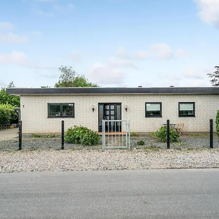 5 Bedroom Beautiful In 펜션