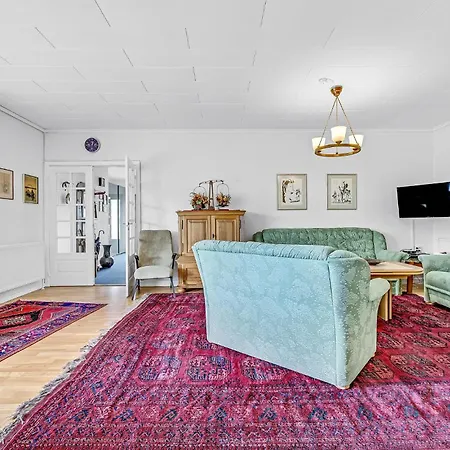 5 Bedroom Beautiful In * Tranekær